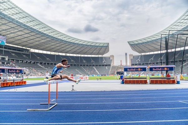 Jordan Gordon (OTB Osnabrueck) im Halbfinale waehrend der deutschen Leichtathletik-Meisterschaften im Olympiastadion am 25.06.2022 in Berlin